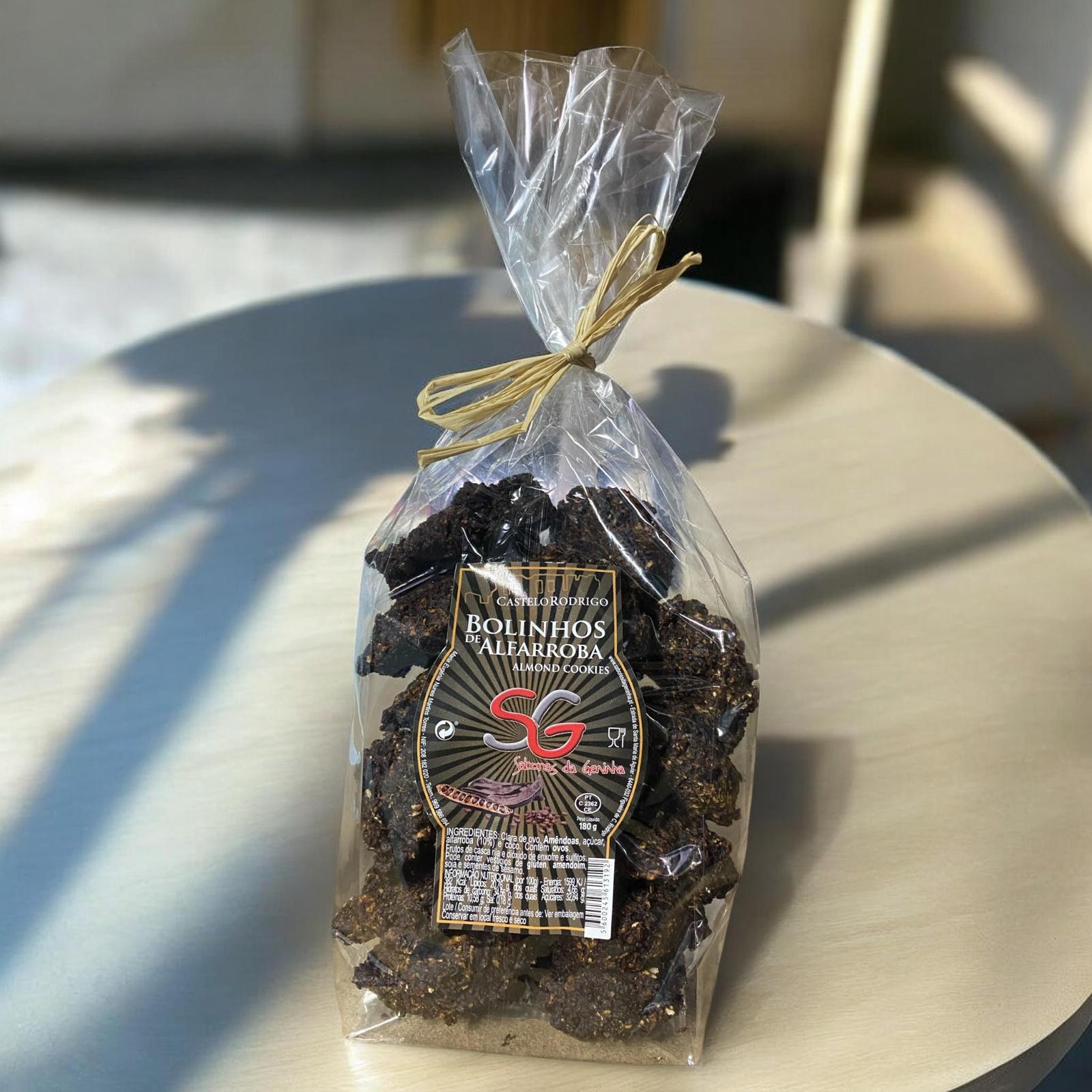 Bolinhos de Alfarroba e Amêndoa